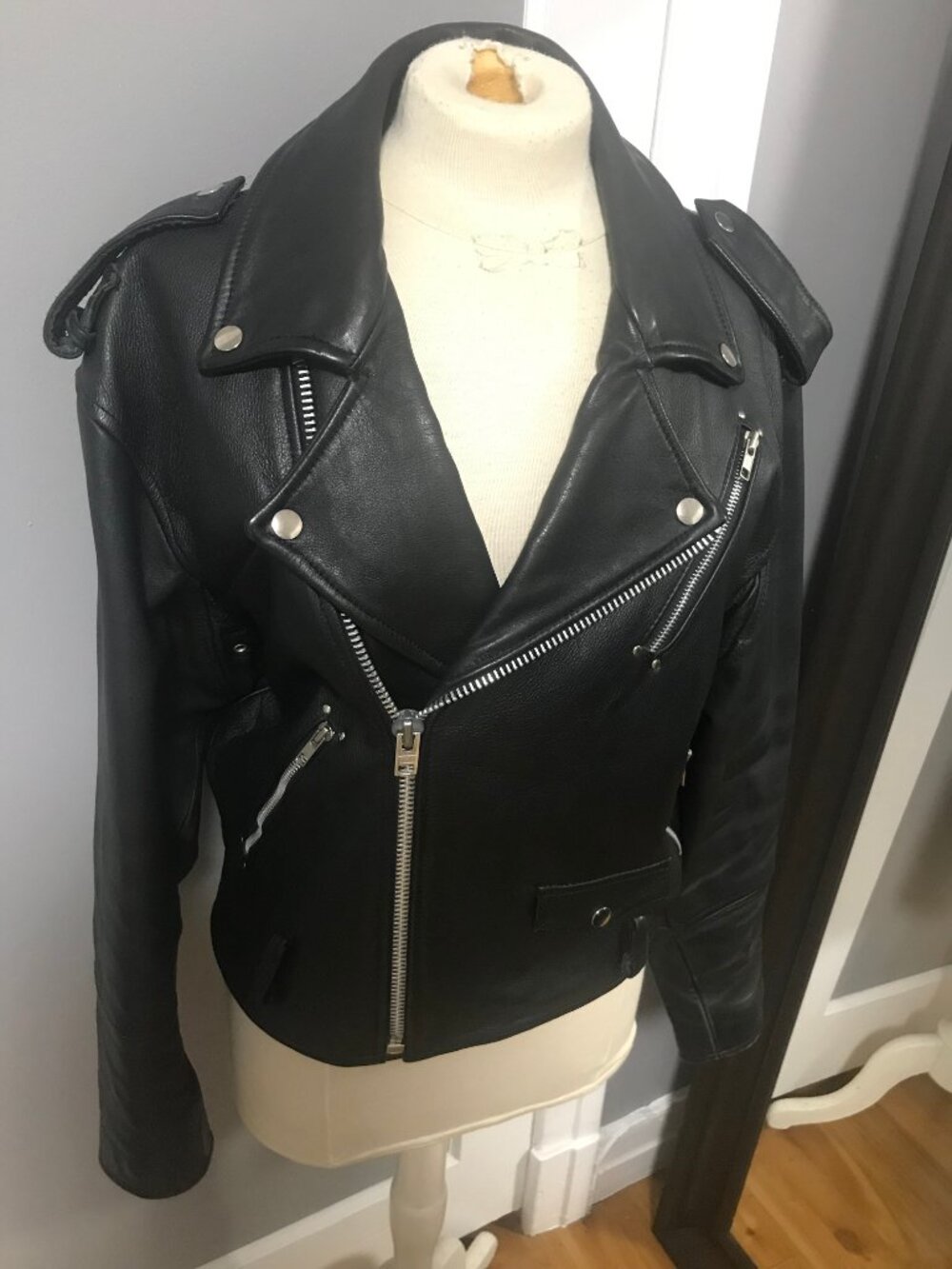 Vintage 90's Black Leather Moto Biker Jacket MEDIUM